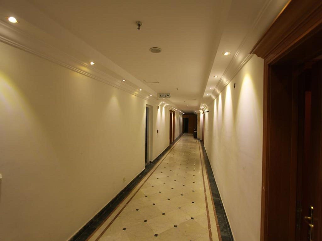 2176992_17041821140052460896