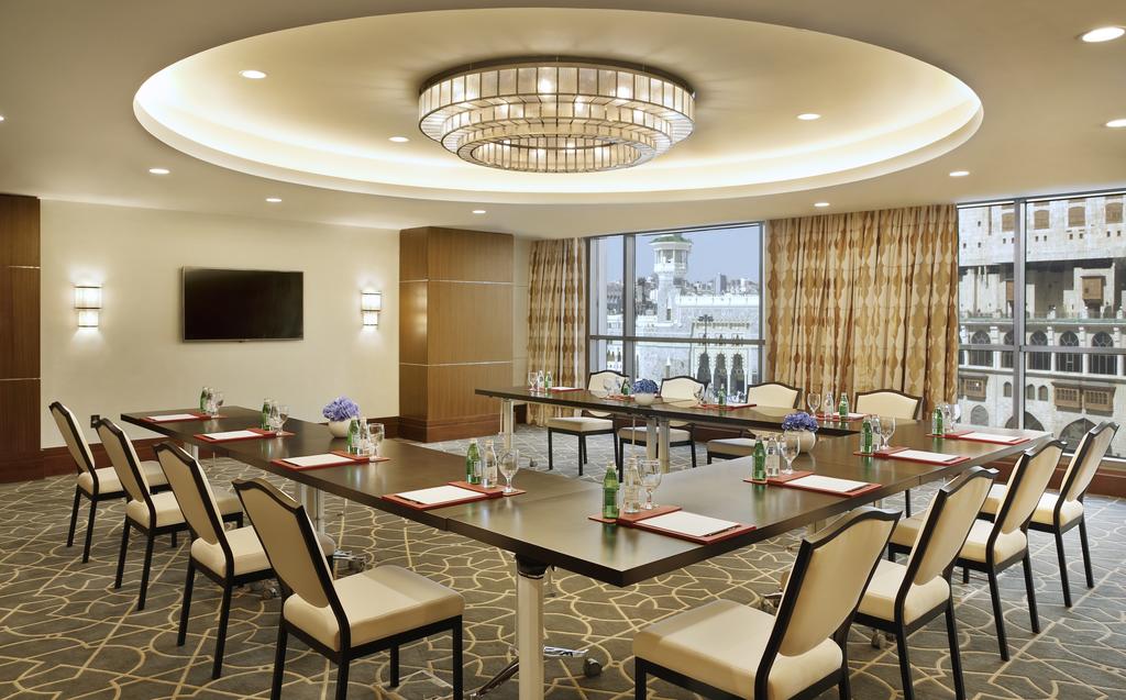 Conrad_Hotel_Meeting_Area