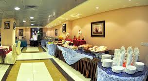 Nawazi_Ajyad_Hotel_Dining_table